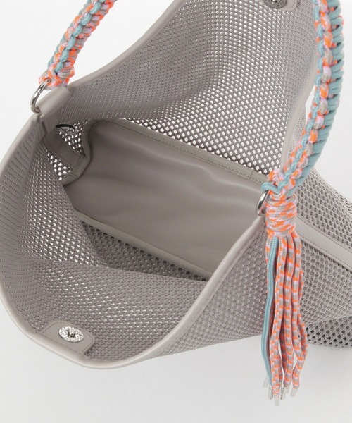 BAYFLOW（ベイフロー）の「コード編みHDメッシュトート（ハンドバッグ・レディース・ブラック/グレー・FREE）」の3枚目の写真