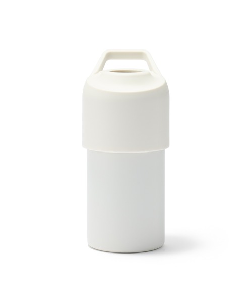 無印良品（ムジルシリョウヒン）の「冷やしたまま持ち運べる　ペットボトル用保冷ホルダー　５００ー６５０ｍＬ用（水筒・メンズ・ホワイト/ダークブルー/シルバー・FREE）」の2枚目の写真