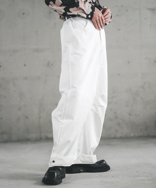 The light Straight trousers 変形スラックス The light Straight trousers 変形スラックス