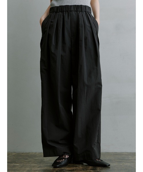 MIESROHE(ミースロエ)の「スポーティー3タックパンツ(その他パンツ・レディース・ホワイト/ブラック・0/1)」の4枚目の写真