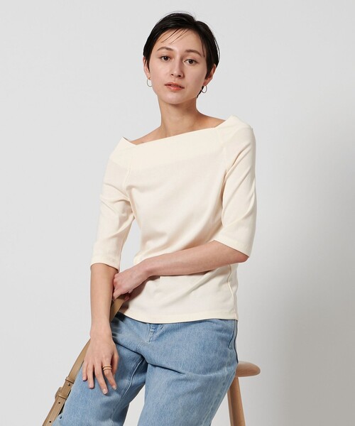 UNITED ARROWS(ユナイテッドアローズ)の「スクープドネック ハーフスリーブ カットソー(Tシャツ/カットソー・レディース・ダークブラウン/ブラック/オフホワイト・FREE)」の1枚目の写真