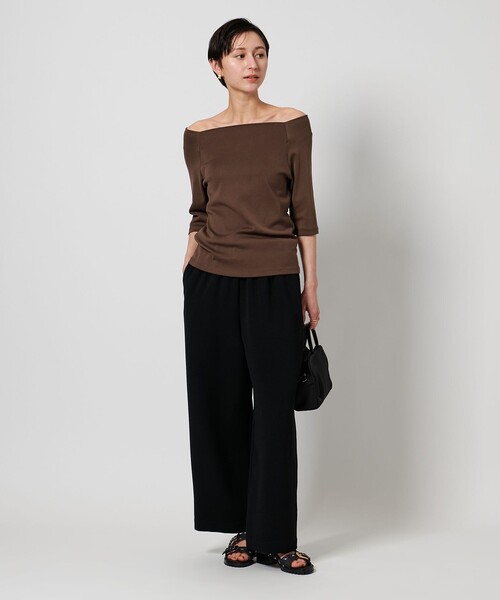 UNITED ARROWS(ユナイテッドアローズ)の「スクープドネック ハーフスリーブ カットソー(Tシャツ/カットソー・レディース・ダークブラウン/ブラック/オフホワイト・FREE)」の10枚目の写真