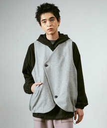 Dulcamara（ドゥルカマラ）の「エイジングRIPクロスラウンドカットパデッドベスト（ダウンベスト）」