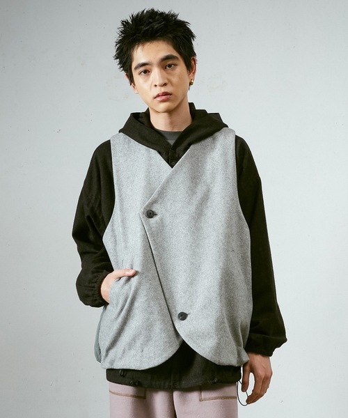 エイジングRIPクロスラウンドカットパデッドベスト（ダウンベスト