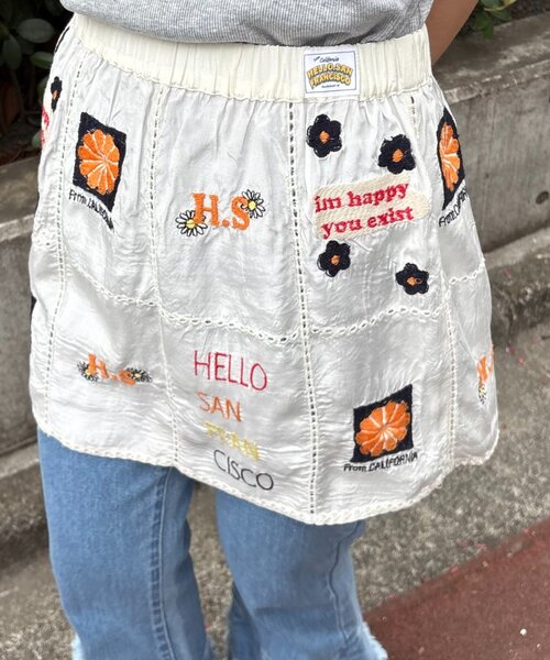 HELLO.SANFRANCISCO（ハローサンフランシスコ）の「【HELLO.SANFRANCISCO】indiaオリジナル刺繍巻きスカート（スカート・レディース・ホワイト/サックスブルー・ONE SIZE）」の13枚目の写真