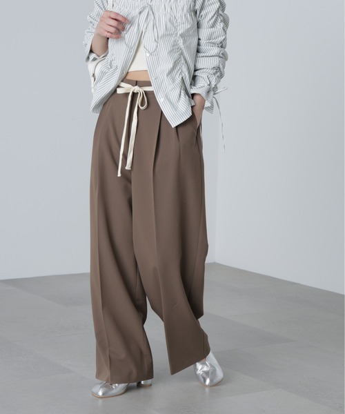 FREE'S MART(フリーズマート)の「◆杉綾リボンベルトワイドパンツ(スラックス・レディース・グレー/ホワイト/ブラウン・SMALL/MEDIUM)」の3枚目の写真