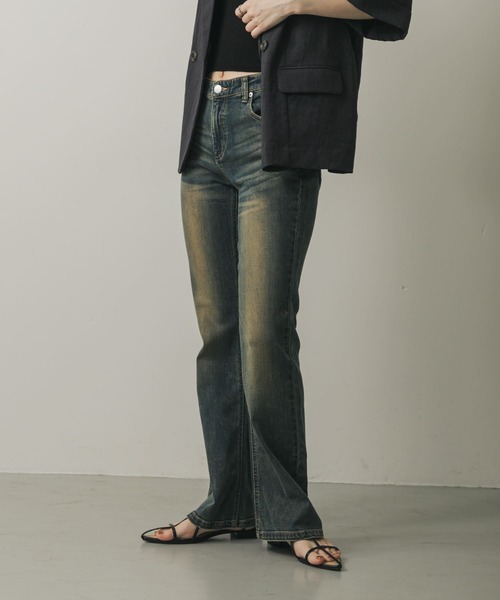 SENSE OF PLACE by URBAN RESEARCH（センスオブプレイスバイアーバンリサーチ）の「ローライズフレアデニムパンツ（デニムパンツ・レディース・インディゴブルー/ライトブルー・MEDIUM/SMALL）」の8枚目の写真