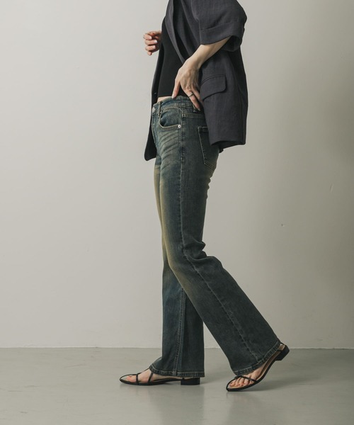 SENSE OF PLACE by URBAN RESEARCH（センスオブプレイスバイアーバンリサーチ）の「ローライズフレアデニムパンツ（デニムパンツ・レディース・インディゴブルー/ライトブルー・MEDIUM/SMALL）」の9枚目の写真