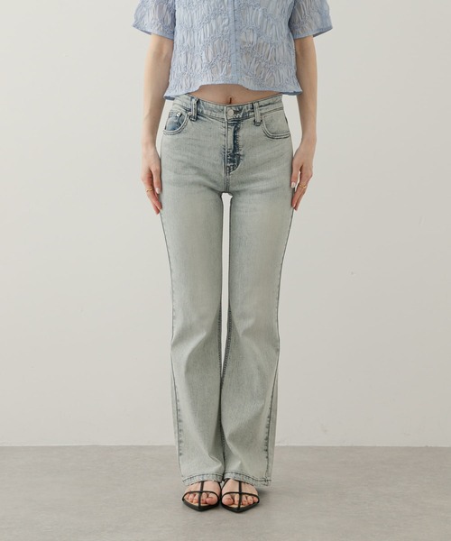 SENSE OF PLACE by URBAN RESEARCH（センスオブプレイスバイアーバンリサーチ）の「ローライズフレアデニムパンツ（デニムパンツ・レディース・インディゴブルー/ライトブルー・MEDIUM/SMALL）」の13枚目の写真