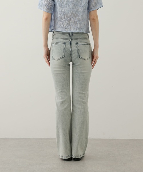 SENSE OF PLACE by URBAN RESEARCH（センスオブプレイスバイアーバンリサーチ）の「ローライズフレアデニムパンツ（デニムパンツ・レディース・インディゴブルー/ライトブルー・MEDIUM/SMALL）」の15枚目の写真