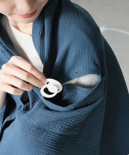 itto...（イット）の「一度着たらヤミツキ！柔らかな肌触り【極ふわコットン100％ダブルガーゼ】赤ちゃんの顔が見えるポケット付き授乳ケープポンチョマルチストール（授乳ケープ/授乳クッション・レディース・グレイッシュベージュ/ライトブルー/ライトグレー/ピンク/ネイビー・FREE）」の13枚目の写真