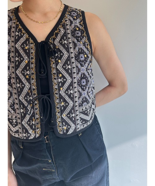 sara mallika(サラ マリカ)の「KAREENA SQUARE PRINT BEADS GILET(ベスト・レディース・ブラック/ラベンダー・FREE)」の10枚目の写真