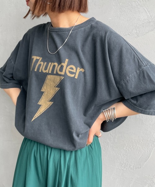 REMI RELIEF（レミレリーフ）の「[REMI RELIEF/レミレリーフ] 別注 ビッグシルエット SP加工プリントTシャツ（Tシャツ/カットソー・レディース・C/A/D/B/E/F・S/M）」の3枚目の写真