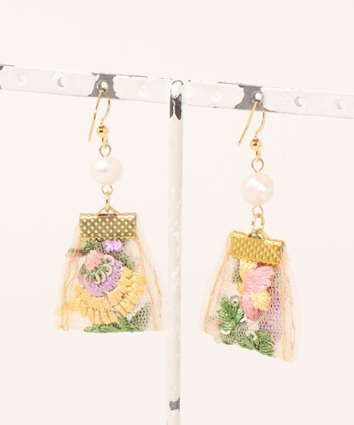 tone（トーン）の「【eto】淡水パール お花 タッセルピアス(MA)（ピアス（両耳用）・レディース・その他1/その他3/その他2・FREE）」の4枚目の写真