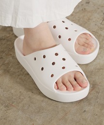 crocs（クロックス）の「CROCS/クロックス Classic Platform Slide サンダル（サンダル）」