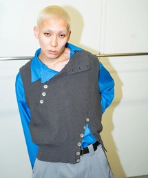 KNIT VEST
