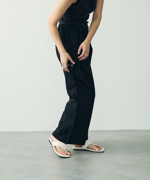 Clum(クルム)の「ワイドカーゴパラシュートパンツ(カーゴパンツ・レディース・ブラック・SMALL/MEDIUM)」の19枚目の写真