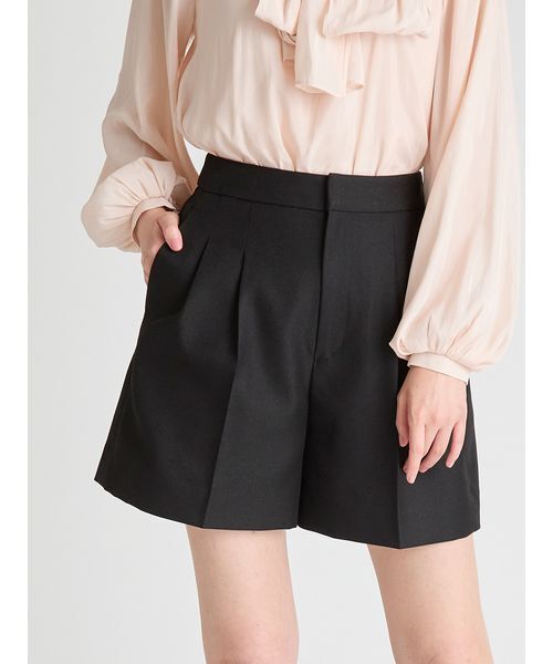 CELFORD(セルフォード)の「バリエーションタックショートパンツ(その他パンツ・レディース・ブラック/ライトグレー・38/36)」の6枚目の写真