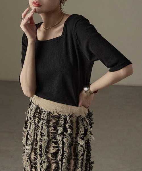 Fashion Letter(ファッションレター)の「【M-4L】リブスクエアネック 5分袖Tシャツ 夏服(Tシャツ/カットソー・レディース・杢グレー/ブラック/オフホワイト・M/4L/3L/LL/L)」の4枚目の写真