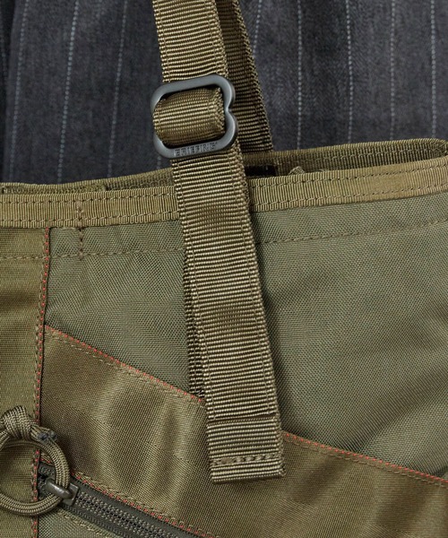 BRIEFING（ブリーフィング）の「BRIEFING/ブリーフィング TYPE ⅠFLYER TOTE ブランドロゴ トートバッグ ヘルメットバッグ 2026年春夏（トートバッグ・メンズ・セージグリーン/ブラック/ネイビー・FREE）」の13枚目の写真
