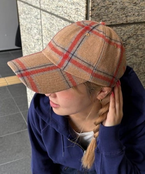 Ray BEAMS（レイビームス）の「チェック柄 キャップ（キャップ・レディース・ベージュ/ブラック・ONE SIZE）」の2枚目の写真