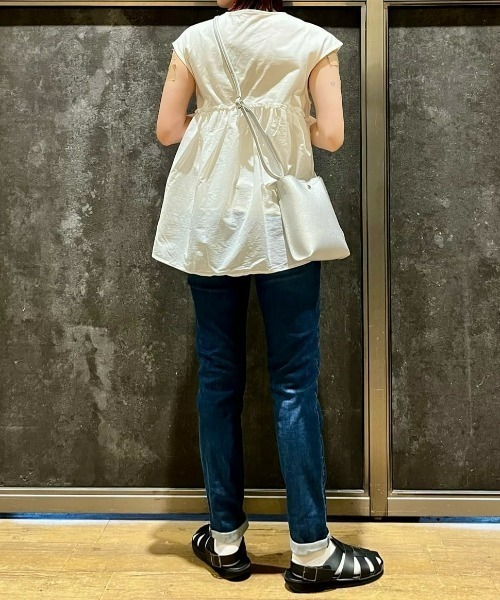 Right-on(ライトオン)の「HONEYSUCKLE ROSE(ハニーサックルローズ)接触冷感異素材切替ノースリーブTシャツ(その他トップス・レディース・オフホワイト/ブラック・M/L)」の13枚目の写真