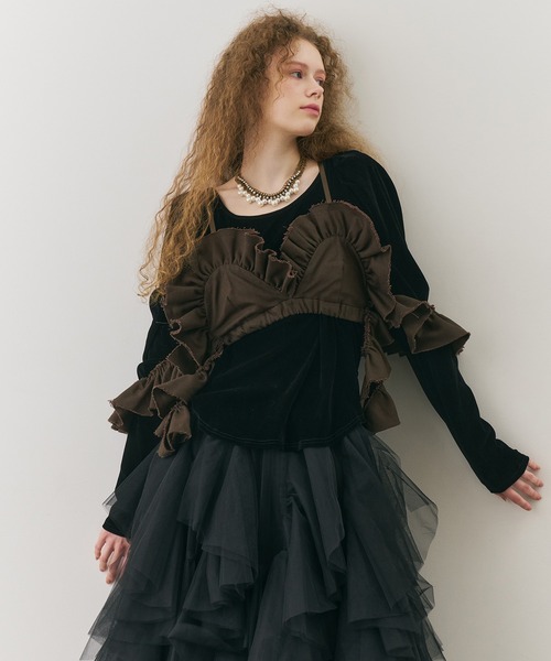 J1U by LA BELLE ETUDE(ジユウバイラベルエチュード)の「ボリュームドレープフリルビスチェ(その他トップス・レディース・ブラック/アイボリー/ブラウン・FREE)」の4枚目の写真