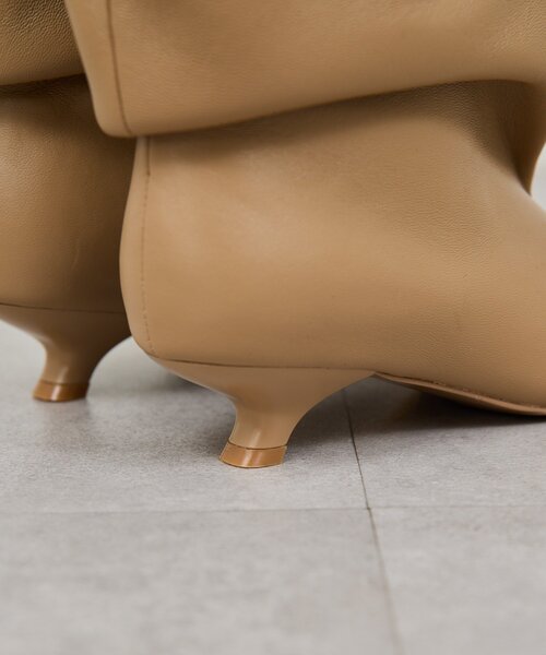 GALLARDAGALANTE(ガリャルダガランテ)の「【2.718】ドレープロングブーツ(ブーツ・レディース・ベージュ/ブラック・36/38/37)」の9枚目の写真