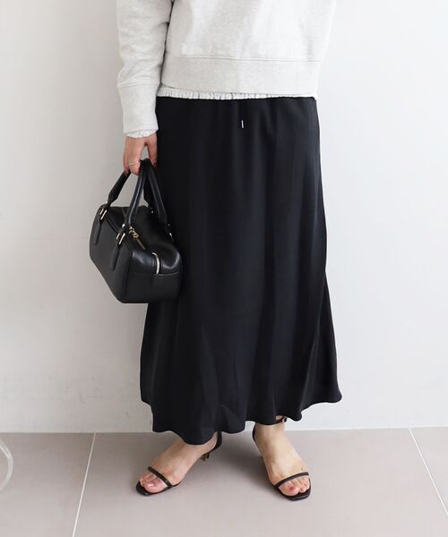 le.coeur blanc（ルクールブラン）の「《手洗い可能》キュプラフィブリルナロースカート（スカート・レディース・ブラック/モカ/ダークグレー・38）」の2枚目の写真