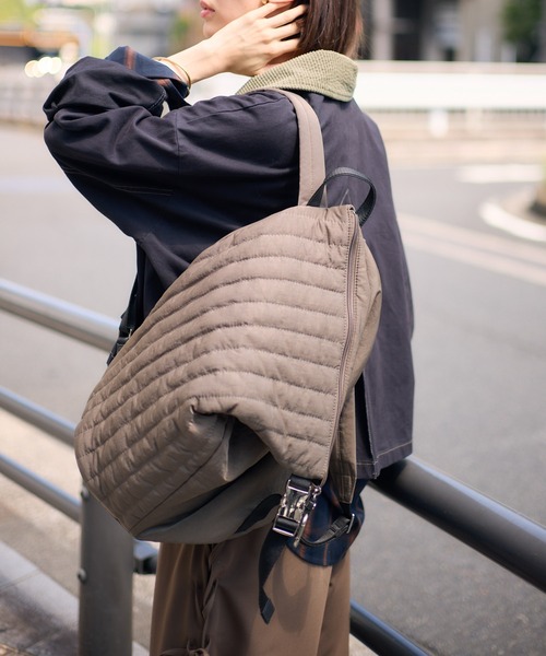 KATHARINE ROSS（キャサリンロス）の「【KATHARINE ROSS】【TREASURE TOPKAPI】キルティングアシンメトリーリュック（バックパック/リュック・レディース・ブラック/グレー・MEDIUM）」の14枚目の写真