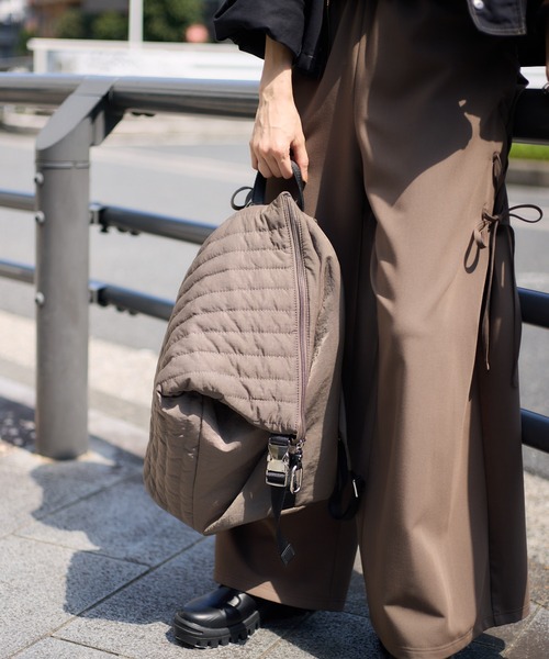 KATHARINE ROSS（キャサリンロス）の「【KATHARINE ROSS】【TREASURE TOPKAPI】キルティングアシンメトリーリュック（バックパック/リュック・レディース・ブラック/グレー・MEDIUM）」の15枚目の写真