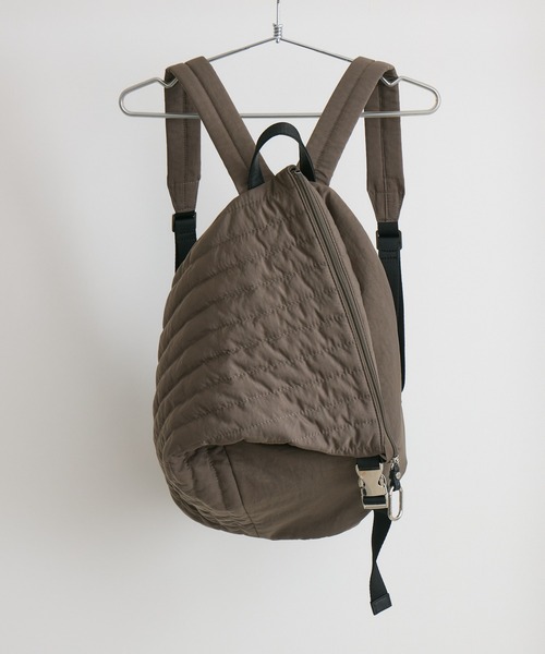 KATHARINE ROSS（キャサリンロス）の「【KATHARINE ROSS】【TREASURE TOPKAPI】キルティングアシンメトリーリュック（バックパック/リュック・レディース・ブラック/グレー・MEDIUM）」の19枚目の写真