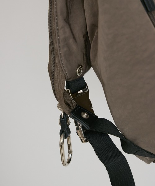 KATHARINE ROSS（キャサリンロス）の「【KATHARINE ROSS】【TREASURE TOPKAPI】キルティングアシンメトリーリュック（バックパック/リュック・レディース・ブラック/グレー・MEDIUM）」の3枚目の写真