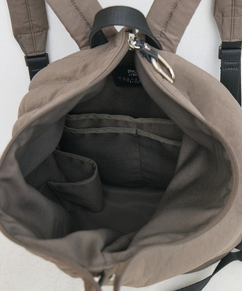 KATHARINE ROSS（キャサリンロス）の「【KATHARINE ROSS】【TREASURE TOPKAPI】キルティングアシンメトリーリュック（バックパック/リュック・レディース・ブラック/グレー・MEDIUM）」の5枚目の写真