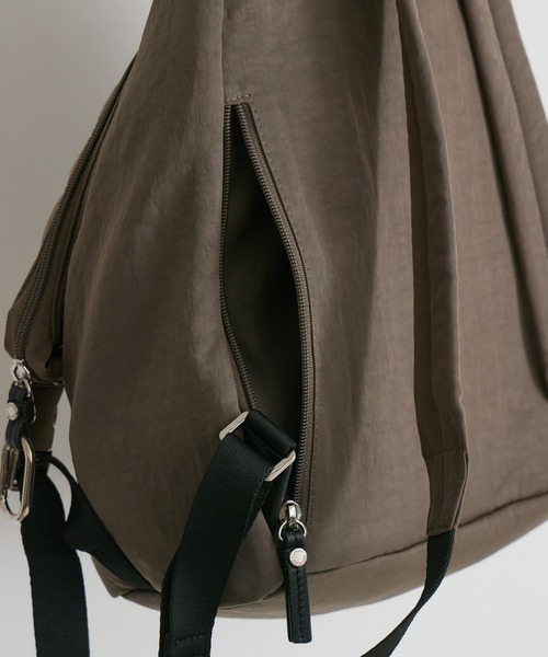 KATHARINE ROSS（キャサリンロス）の「【KATHARINE ROSS】【TREASURE TOPKAPI】キルティングアシンメトリーリュック（バックパック/リュック・レディース・ブラック/グレー・MEDIUM）」の8枚目の写真