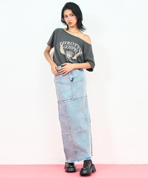 ANAP（アナップ）の「ヴィンテージ風 プリント オフショルダー ビッグ Tシャツ（Tシャツ/カットソー・レディース・ダークグレー/ブラウン/オフホワイト・FREE）」の11枚目の写真