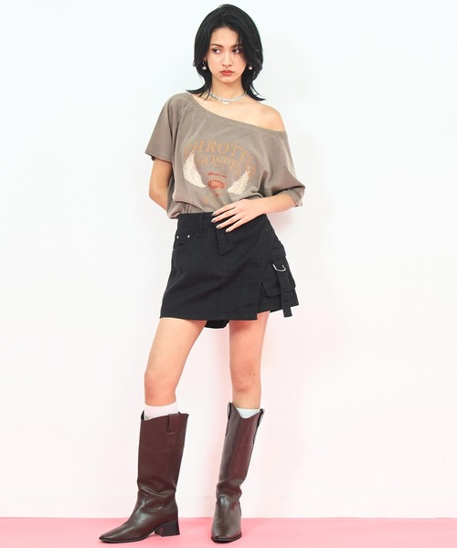 ANAP（アナップ）の「ヴィンテージ風 プリント オフショルダー ビッグ Tシャツ（Tシャツ/カットソー・レディース・ダークグレー/ブラウン/オフホワイト・FREE）」の14枚目の写真