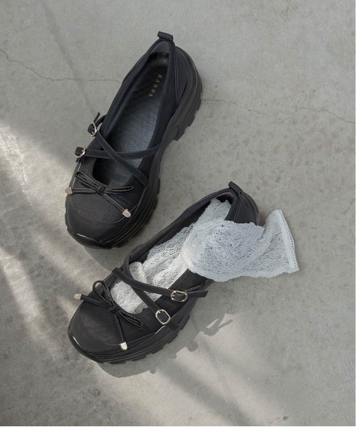 RANDA（ランダ）の「ボリュームソールトゥシューズライクスニーカー（スニーカー・レディース・アイボリー/ブラック・M/L/S/LL）」の3枚目の写真