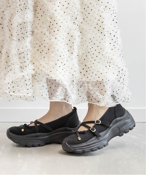 RANDA（ランダ）の「ボリュームソールトゥシューズライクスニーカー（スニーカー・レディース・アイボリー/ブラック・M/L/S/LL）」の7枚目の写真