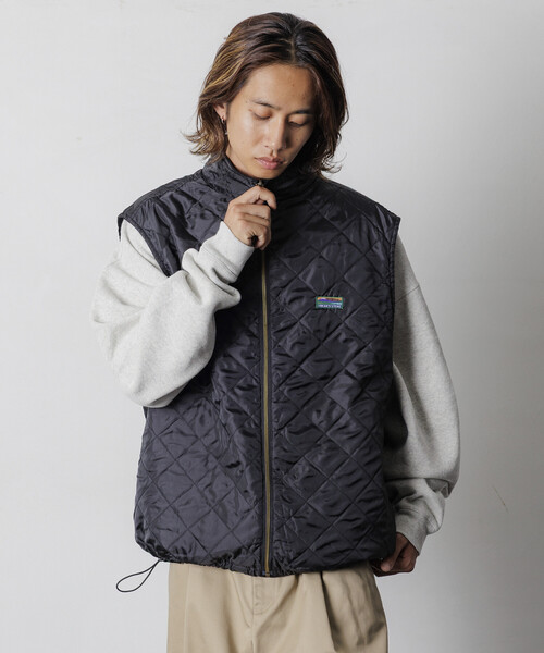 FREAK'S STORE（フリークスストア）の「限定展開 ビッグシルエット リバーシブル ダックベスト / キルティングベスト（その他アウター・メンズ・ブラウン/チャコールグレー/ブラック/ベージュ・SMALL/MEDIUM/LARGE）」の8枚目の写真