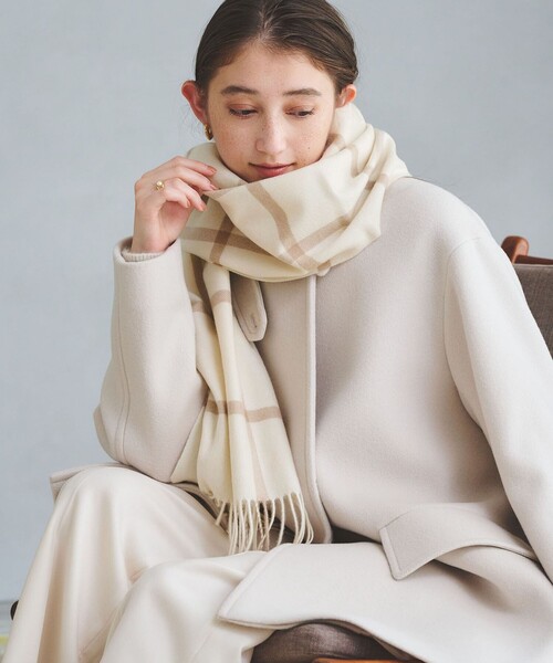 UNITED ARROWS（ユナイテッドアローズ）の「カシミヤ チェック ストール（ストール/ショール・レディース・ダークグレー/ベージュ/ブラック/オフホワイト・FREE）」の2枚目の写真
