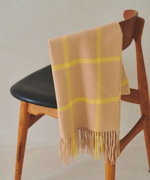 UNITED ARROWS（ユナイテッドアローズ）の「カシミヤ チェック ストール（ストール/ショール・レディース・ダークグレー/ベージュ/ブラック/オフホワイト・FREE）」の8枚目の写真