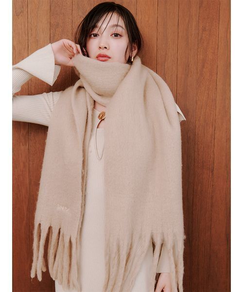 SNIDEL（スナイデル）の「ボリュームマフラー（マフラー・レディース・アイボリー/グレー/ベージュ/イエロー/ライトブルー・F）」の11枚目の写真