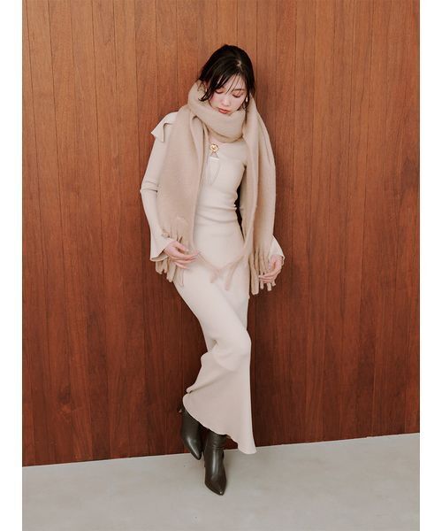 SNIDEL（スナイデル）の「ボリュームマフラー（マフラー・レディース・アイボリー/グレー/ベージュ/イエロー/ライトブルー・F）」の12枚目の写真