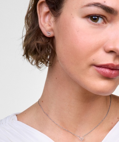 Daniel Wellington(ダニエルウェリントン)の「Mirelle Heart Earring ローズゴールド/ゴールド/シルバー(ピアス(両耳用)・レディース・イエローゴールド/シルバー/ピンクゴールド・ONESIZE)」の9枚目の写真