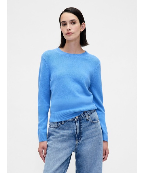 GAP(ギャップ)の「CashSoft カシミヤタッチ クルーネックセーター(ニット/セーター・レディース・ブルー/アイボリー/ネイビー/レッド/ライトグレー/イエロー/ブルー系その他/グリーン/ピンク系その他/ホワイト×ブルー/ホワイト×レッド/マルチ・XS/S/M/L/XL/XXS)」の8枚目の写真