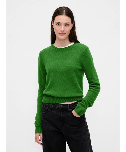 GAP(ギャップ)の「CashSoft カシミヤタッチ クルーネックセーター(ニット/セーター・レディース・ブルー/アイボリー/ネイビー/レッド/ライトグレー/イエロー/ブルー系その他/グリーン/ピンク系その他/ホワイト×ブルー/ホワイト×レッド/マルチ・XS/S/M/L/XL/XXS)」の6枚目の写真
