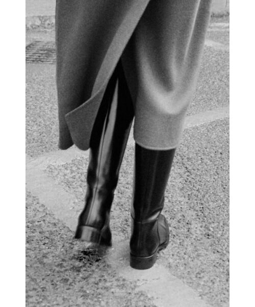 COS(コス)の「ベルト付きダブルフェイスウールコート(その他アウター・レディース・バーガンディー/ブラウン/ブラック・M/XXS/L/XS/S)」の13枚目の写真