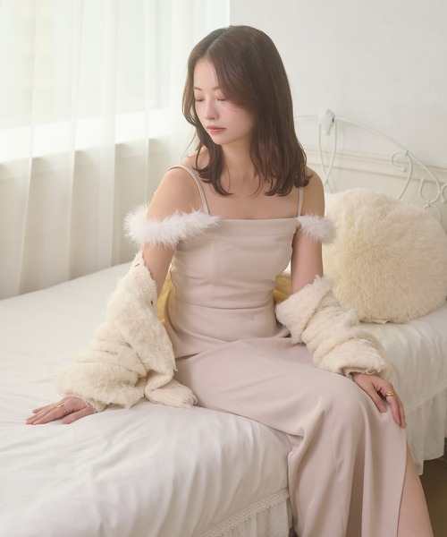 Ambre Neige(アンブルネージュ)の「fake far slit camisole dress / フェイクファーツキスリットキャミワンピース(ワンピース・レディース・チャコールグレー/ライトベージュ/ブラック・FREE)」の16枚目の写真