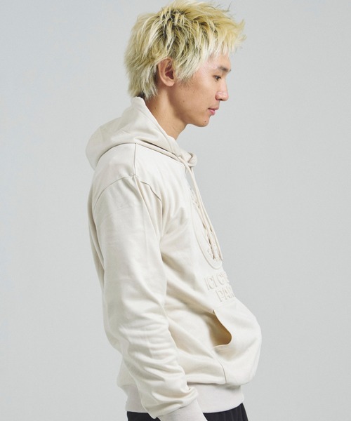 PARIS SAINT-GERMAIN（パリサンジェルマン）の「PSG_フェイクスウェード・エンボスロゴ.フーディー（パーカー・メンズ・アイボリー/ブラック・M/L/XL）」の9枚目の写真